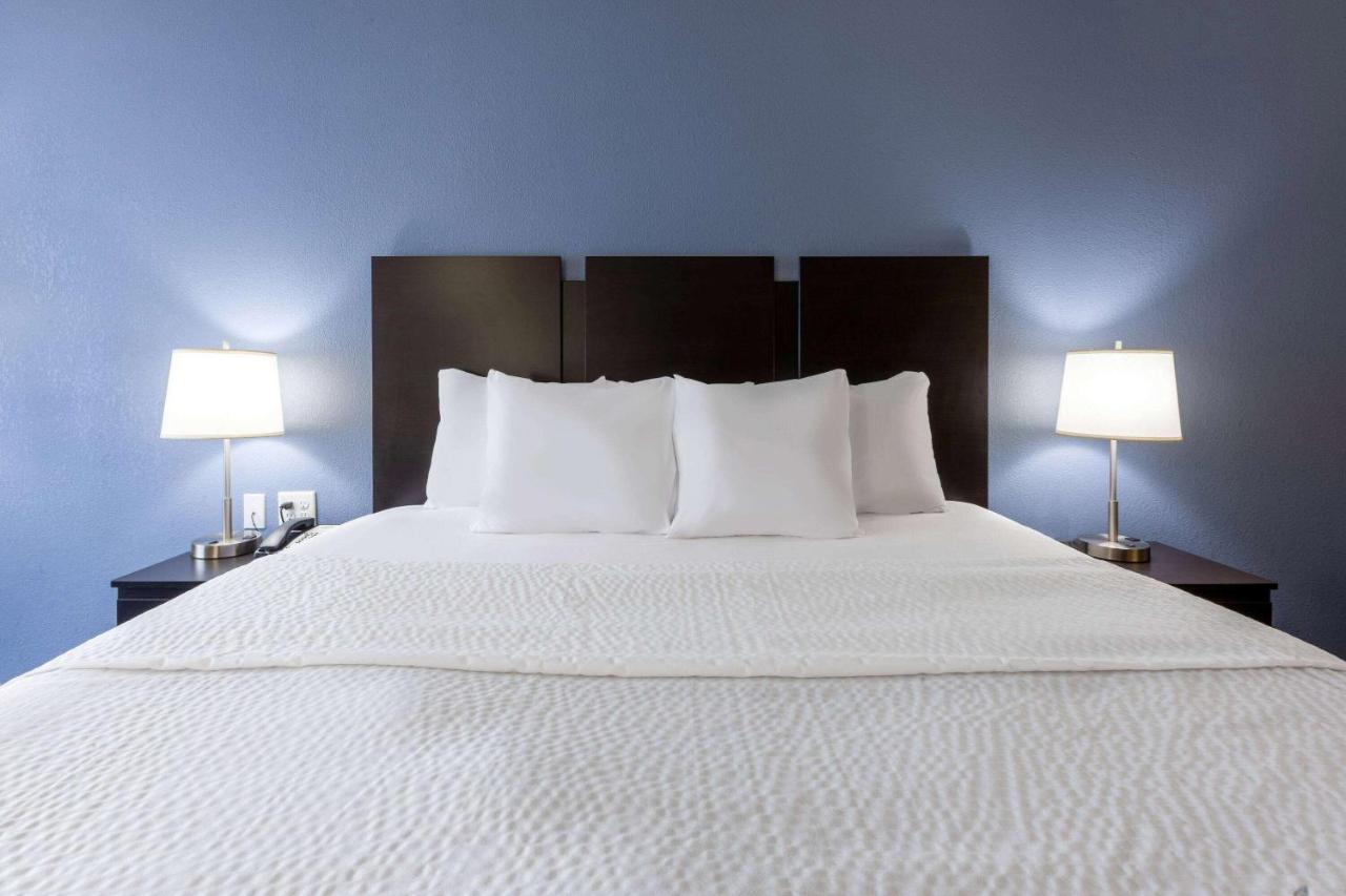 Days Inn By Wyndham Charles Town Ngoại thất bức ảnh